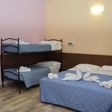 Hotel Annetta Rimini Buitenkant foto