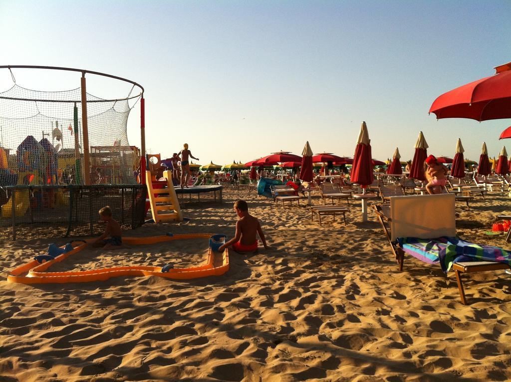Hotel Annetta Rimini Buitenkant foto