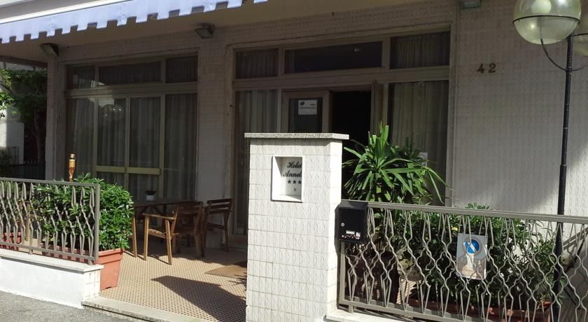 Hotel Annetta Rimini Buitenkant foto