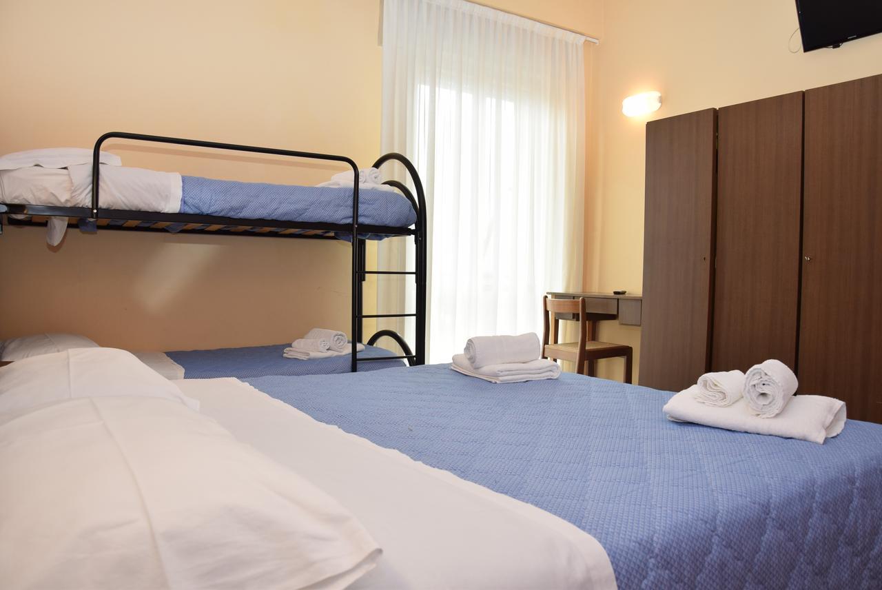 Hotel Annetta Rimini Buitenkant foto