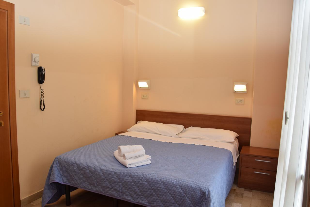 Hotel Annetta Rimini Buitenkant foto